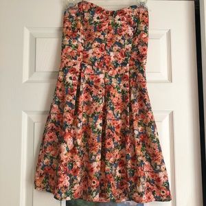 Vintage floral strapless dress